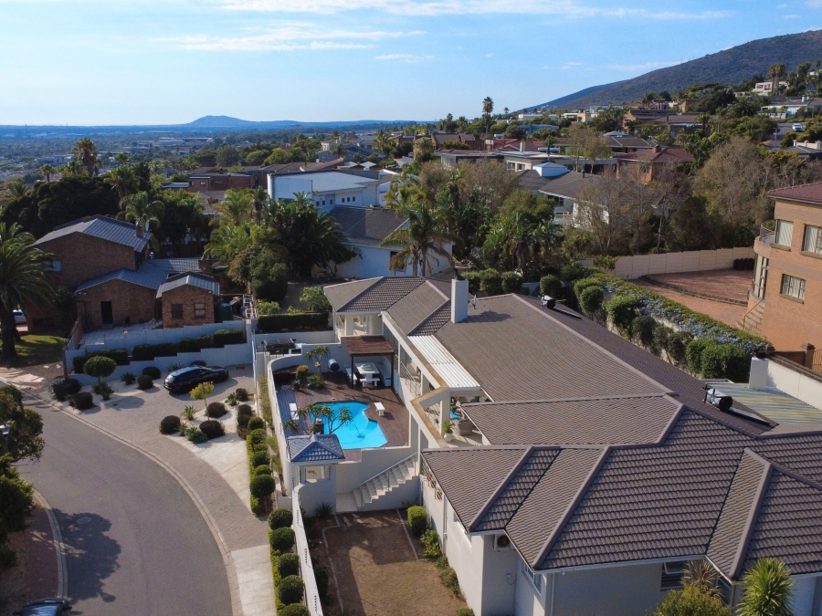 5 Bedroom Property for Sale in Plattekloof 2 Western Cape